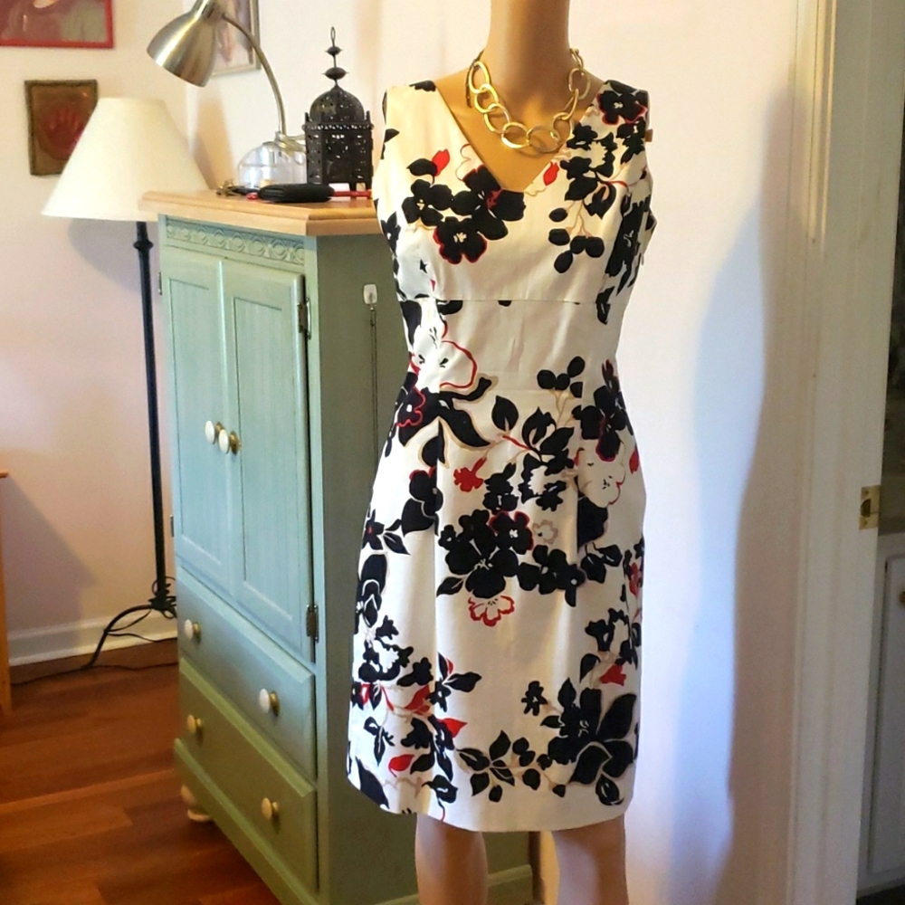 Donna Ricco NY sz 4 classic flowers dress
